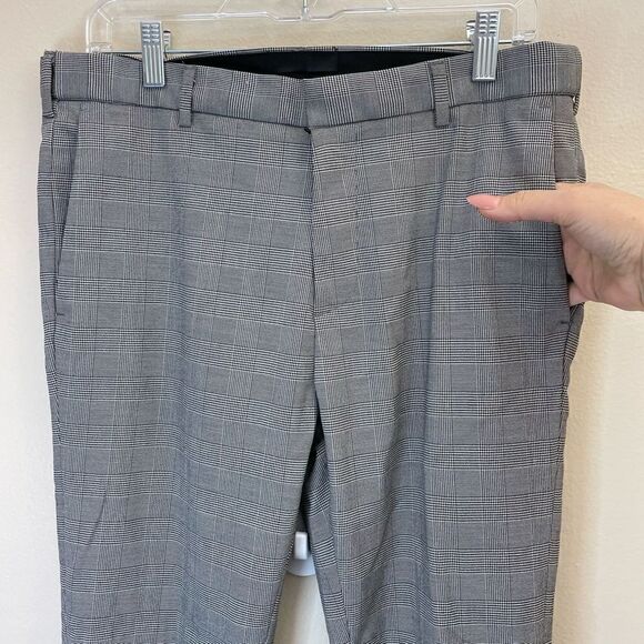 H&M | size 32| gingham print| casual | career wear - Picture 4 of 13